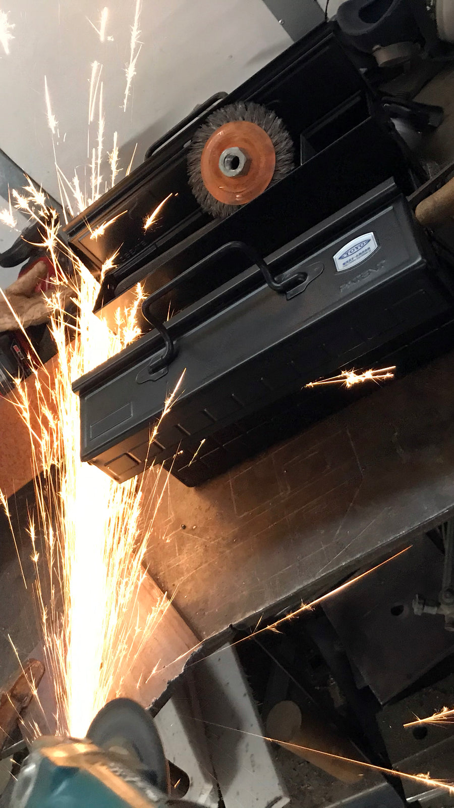 TOYO STEEL MEDIUM ULTIMATE MOTO TOOLBOX WITH 3 CANTILEVER TRAYS - BLUE